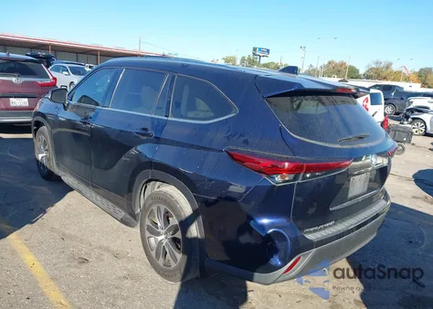 2021 Toyota Highlander Hybrid Xle z USA, uszkodzony, nr VIN 5TDGARAH9MS010940